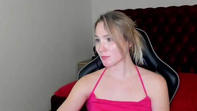 Živý XXX chat ElaraVoltage