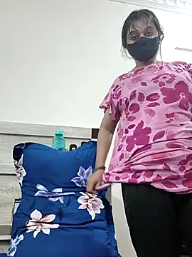 HeartlessGirl Webcam show