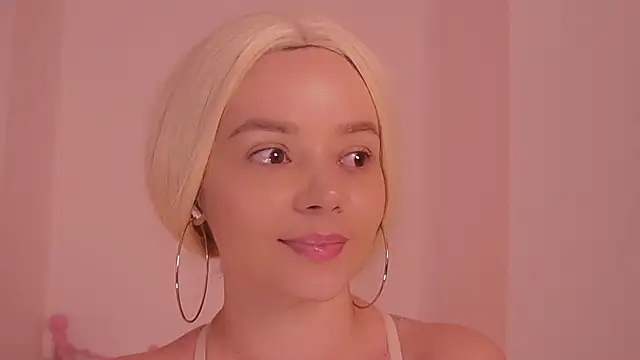 bella_adams_'s Live XXX Chat