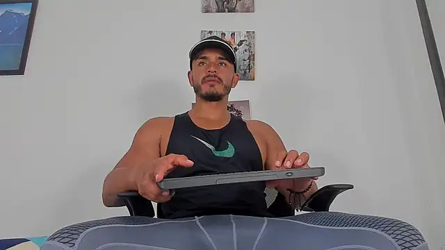 magnusclark Show in webcam