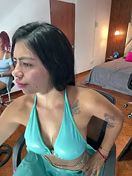 Noa_rousse01: διαδικτυακό σόου στην κάμερα