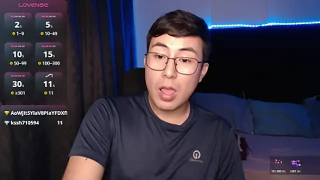 andrewmhilton_ Show in webcam