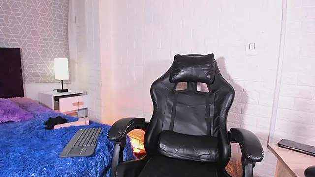 Chat +18 de SWEET_KITTY_01 ao vivo