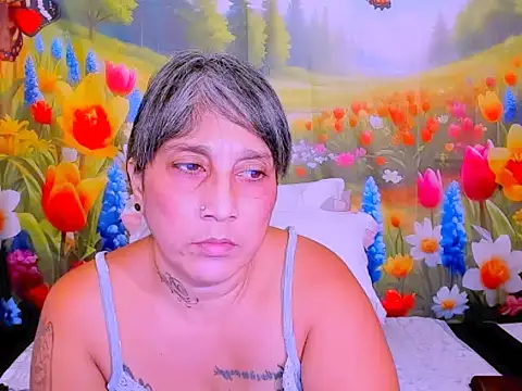 indianroxy Adlı Modelin Canlı XXX Sohbeti