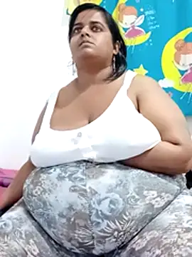 SusanaEshwar's Live XXX Chat