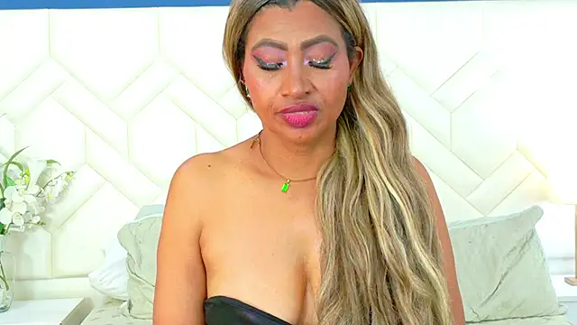 Chat XXX en directo de Kiara_Parker_