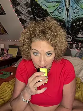 SuzyCatzz Live XXX-chat