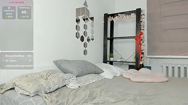 VelvetVoltage's Live XXX Chat