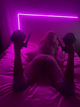 Shynesse21: вебкам-шоу