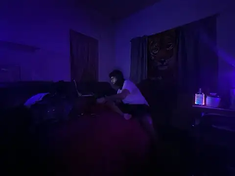 ThrowedWorldWide 现场XXX聊天