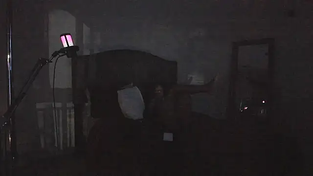 yiauana Show in webcam