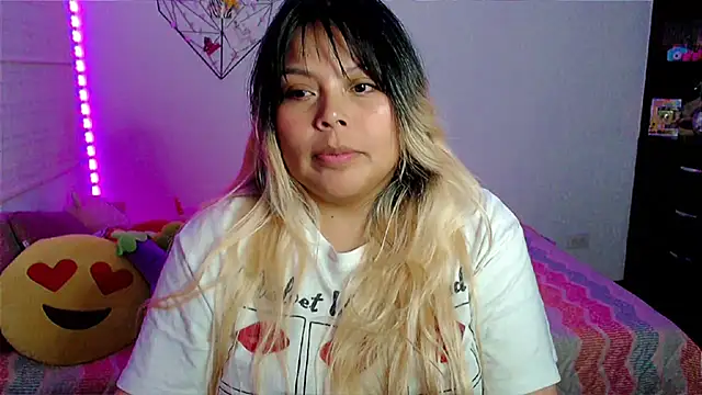 EllieMoonX Adlı Modelin Canlı XXX Sohbeti