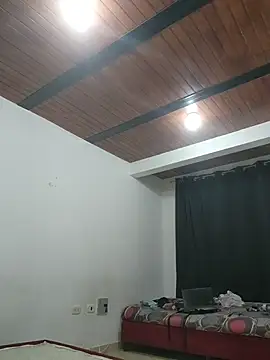 MiaNyx_ Adlı Modelin Canlı XXX Sohbeti