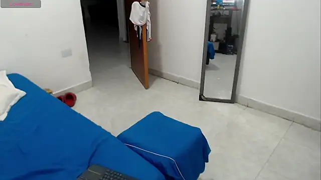 LAURA_Foxht's Live XXX Chat