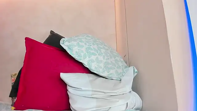 Chatroom XXX en direct de GingerMoon_