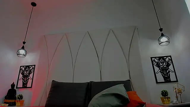 Mia_Reyesjs Chat XXX in diretta