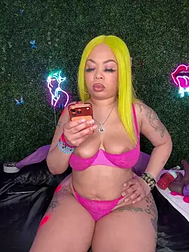 Pokazy przed kamerką – RenaThickAss