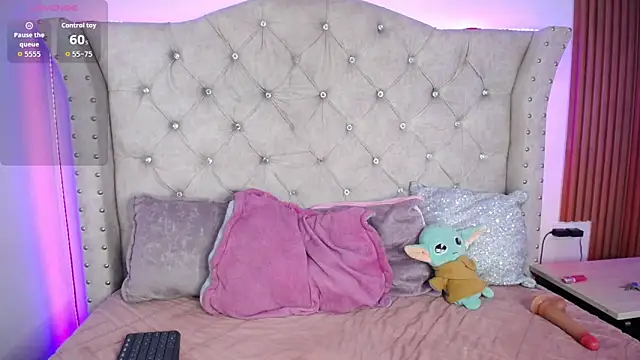 Elizabeth_Evans1's Webcam Show