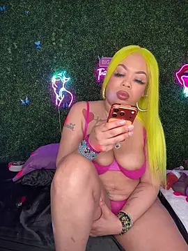 Chat +18 de RenaThickAss ao vivo