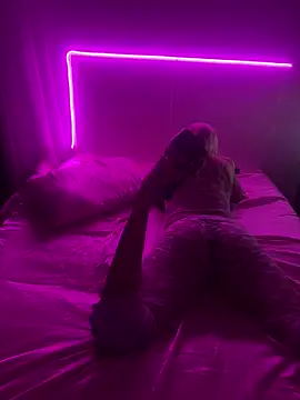 Shynesse21 Show in webcam