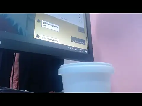 Chatroom XXX en direct de millerthh