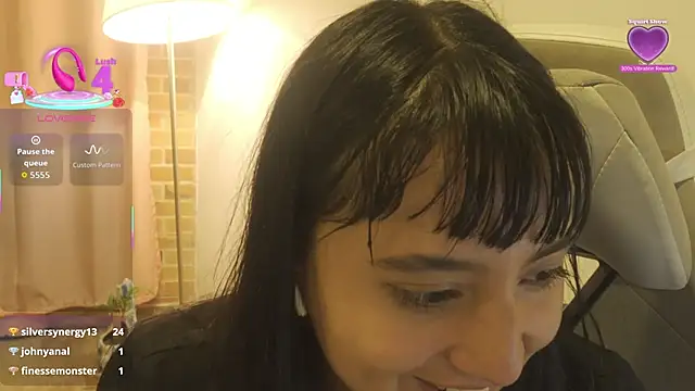 EmmitaGarcia élő XXX-chatje