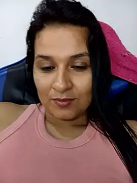 elena_jonees Adlı Modelin Canlı XXX Sohbeti