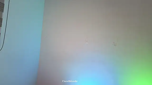 Carolblonde Adlı Modelin Canlı XXX Sohbeti
