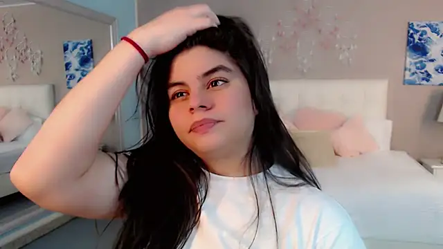 _Maddison_Ivanova_: διαδικτυακό σόου στην κάμερα