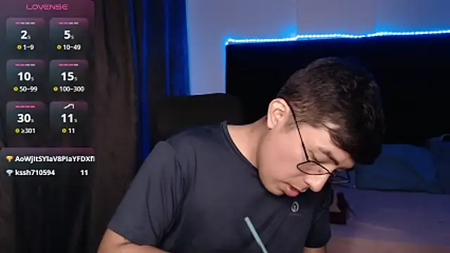 andrewmhilton_のウェブカメラショー