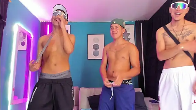 Oficial_KingOfHeavens webcam show