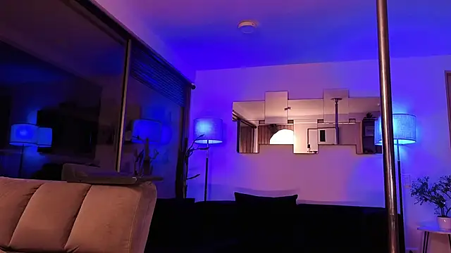 Pokazy przed kamerką – mandi4pole_