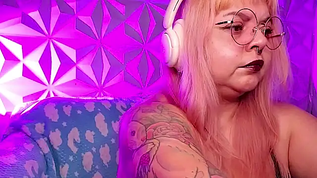 แชท XXX สดของ Satyn_doll