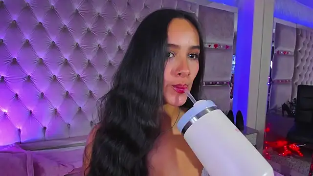 Chat +18 de Harii_02 ao vivo