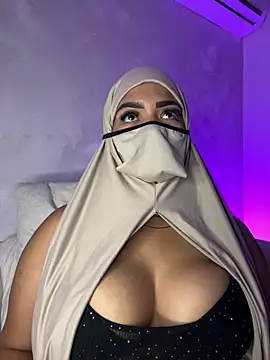 thaira_aly Pertunjukan Webcam