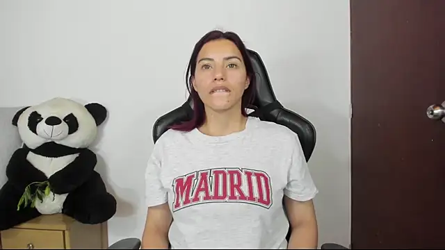 Arenne_rouse Adlı Modelin Canlı XXX Sohbeti