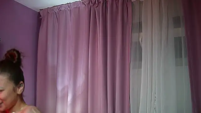 Show modela AmeliaBarbie na web-kameri