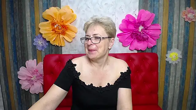 EmiliaGree's Live XXX Chat