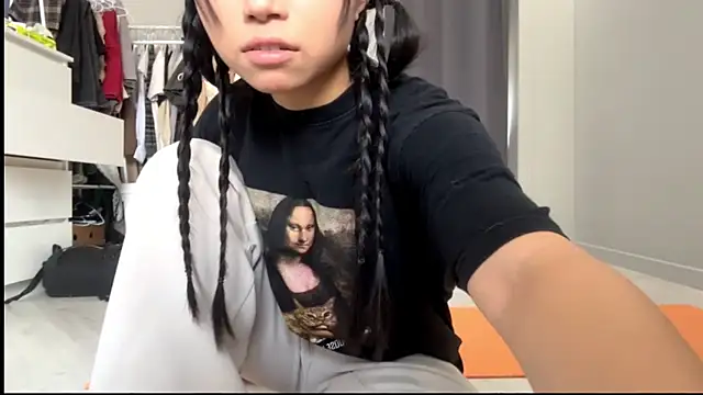 Pokazy przed kamerką – SweetMiaXO