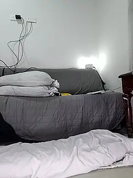 Chat XXX en directo de estrella_tasty