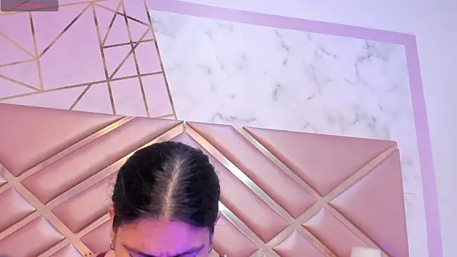 Chat +18 de DianaSheren ao vivo