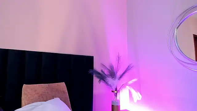 AndraCyruss' Live XXX Chat