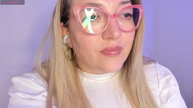 Pokazy przed kamerką – Naty_Mature_