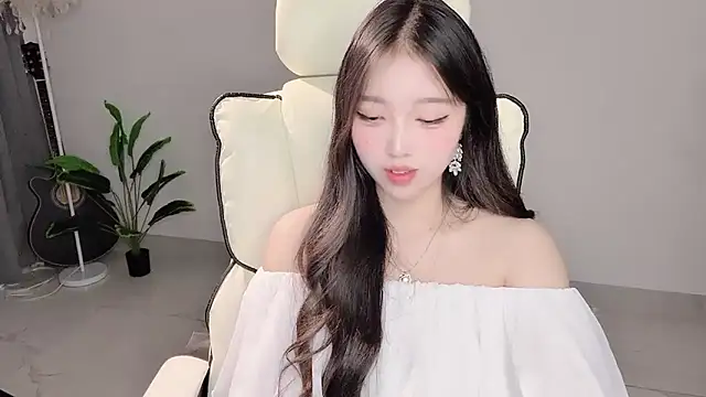 Yukiy8877 网络视讯表演