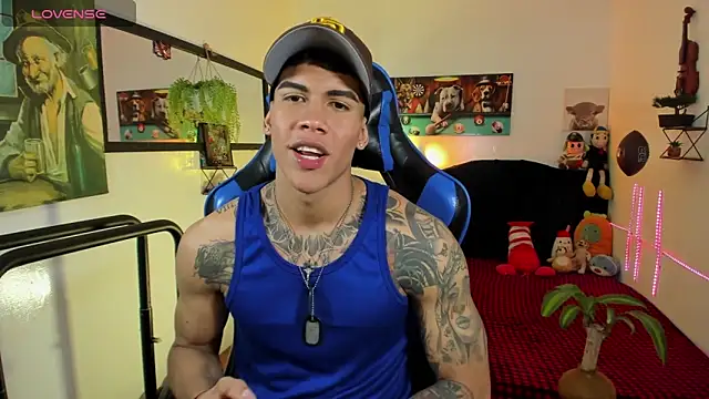 Damian_latinxxx Show in webcam