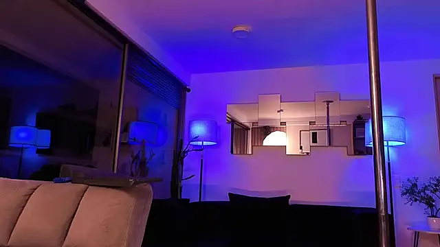 Chat XXX ao vivo de mandi4pole_