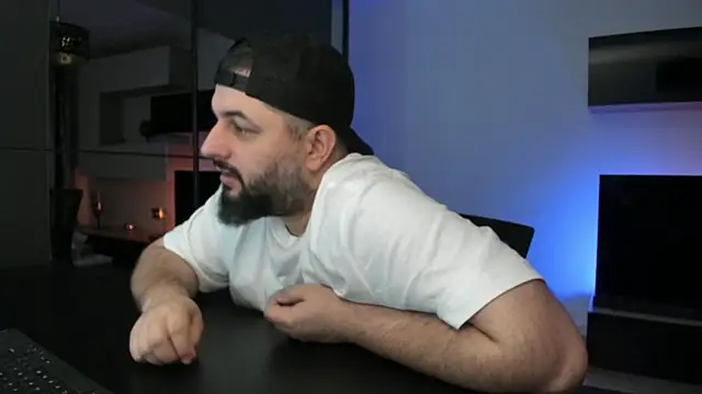 DravenPeak Adlı Modelin Canlı XXX Sohbeti