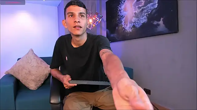 Czat XXX na żywo – Aaron_Scoot