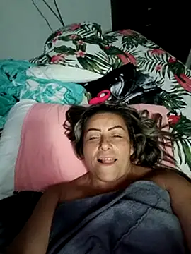 maynor_1998: διαδικτυακό σόου στην κάμερα