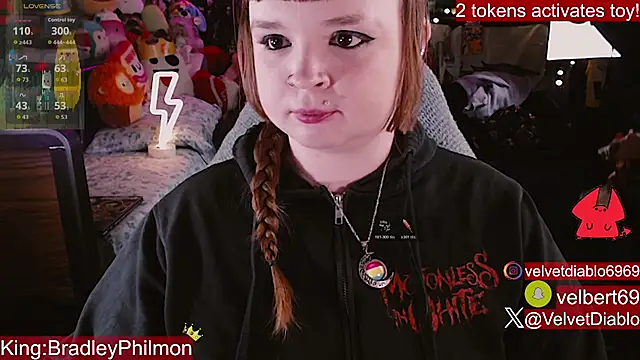 VelvetDiablo's Webcam Show